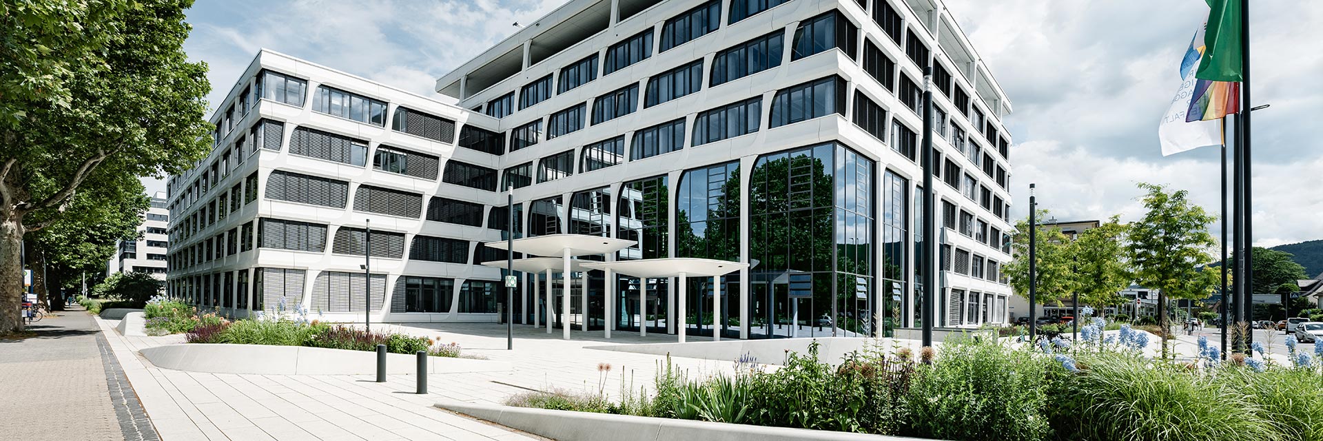 Headquarters of Heidelberg Materials: white building with many windows