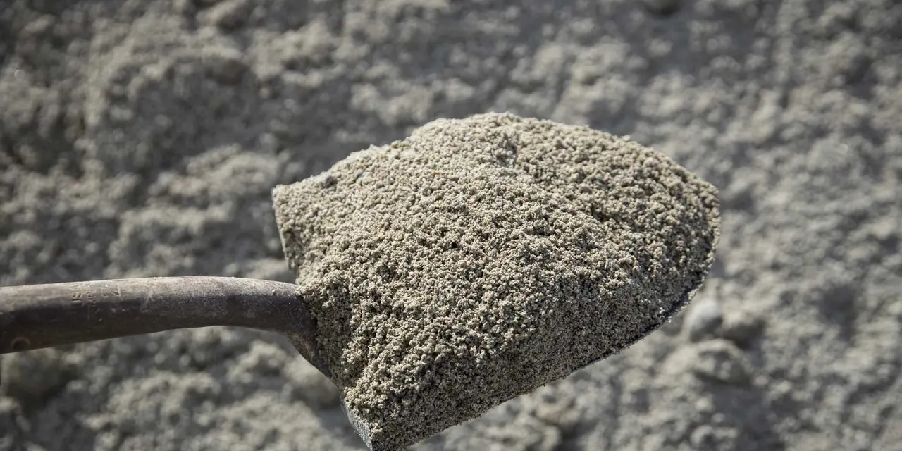 Shovel with sand